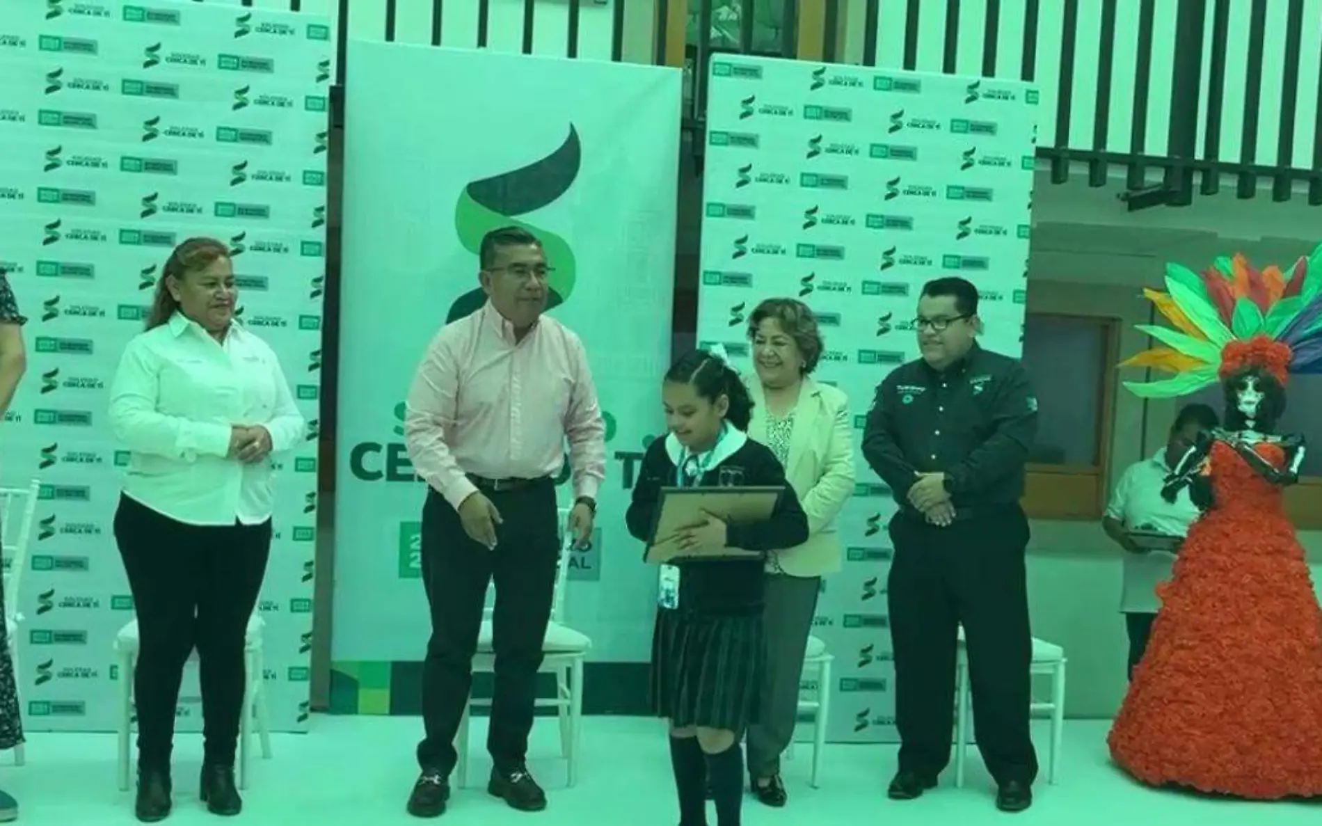 Entregan premios a ganadores de calaveritas (1)